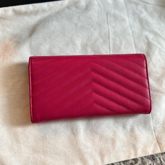 YVES ST LAURENT CHEVRON LONG WALLET - Picture 2 of 14